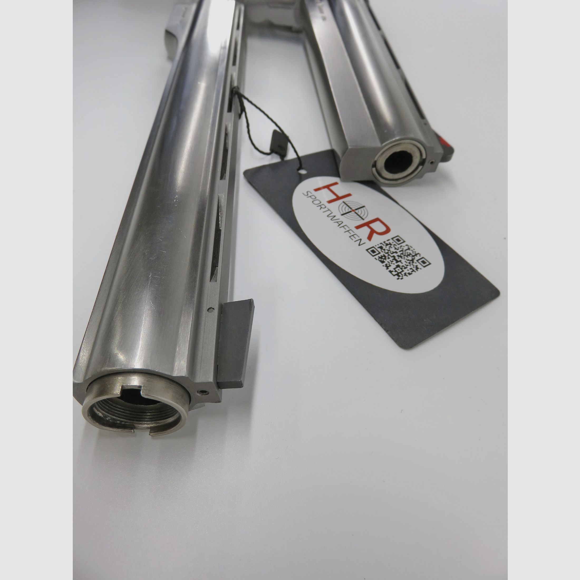 Revolver Dan Wesson Model 44, 6 Zoll UND 10 Zoll Austauschläufe, Kaliber .44 Magnum, Stainless, Target-Ausführung, Top-Zustand