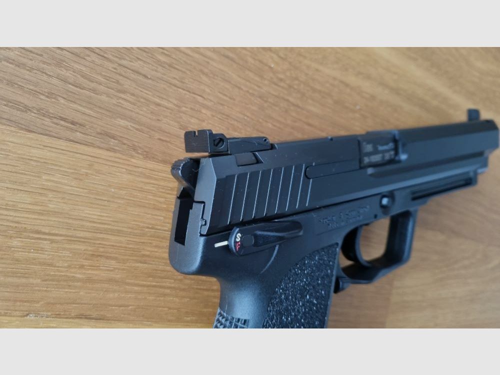 Heckler & Koch USP Expert