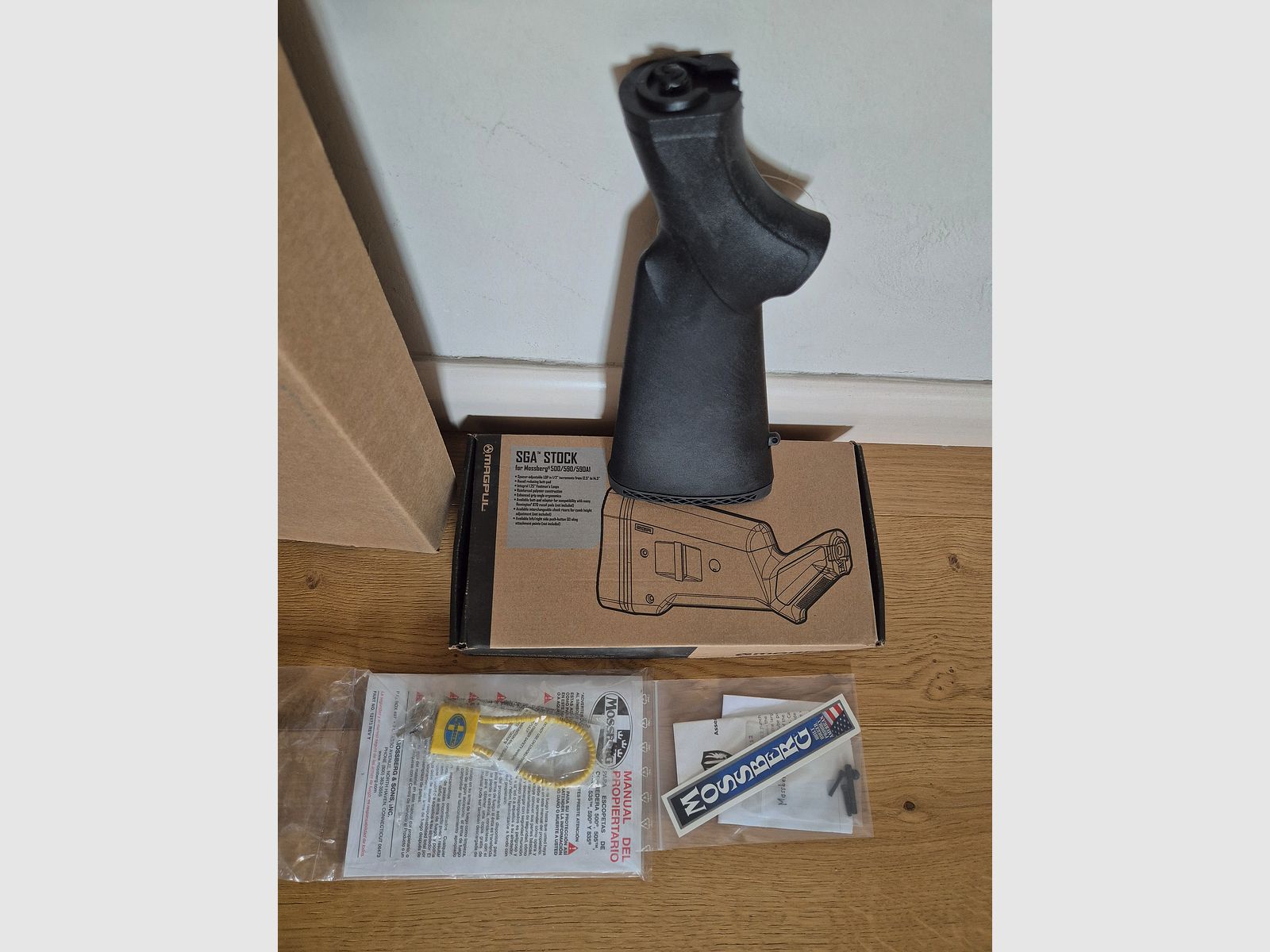 Mossberg M590A1 Ghost Ring Tactical 12/76 Mag. inkl. Magpul Schaft/Sling, Patronenhalter und Laufhitzeschild – Neu und unbenutzt