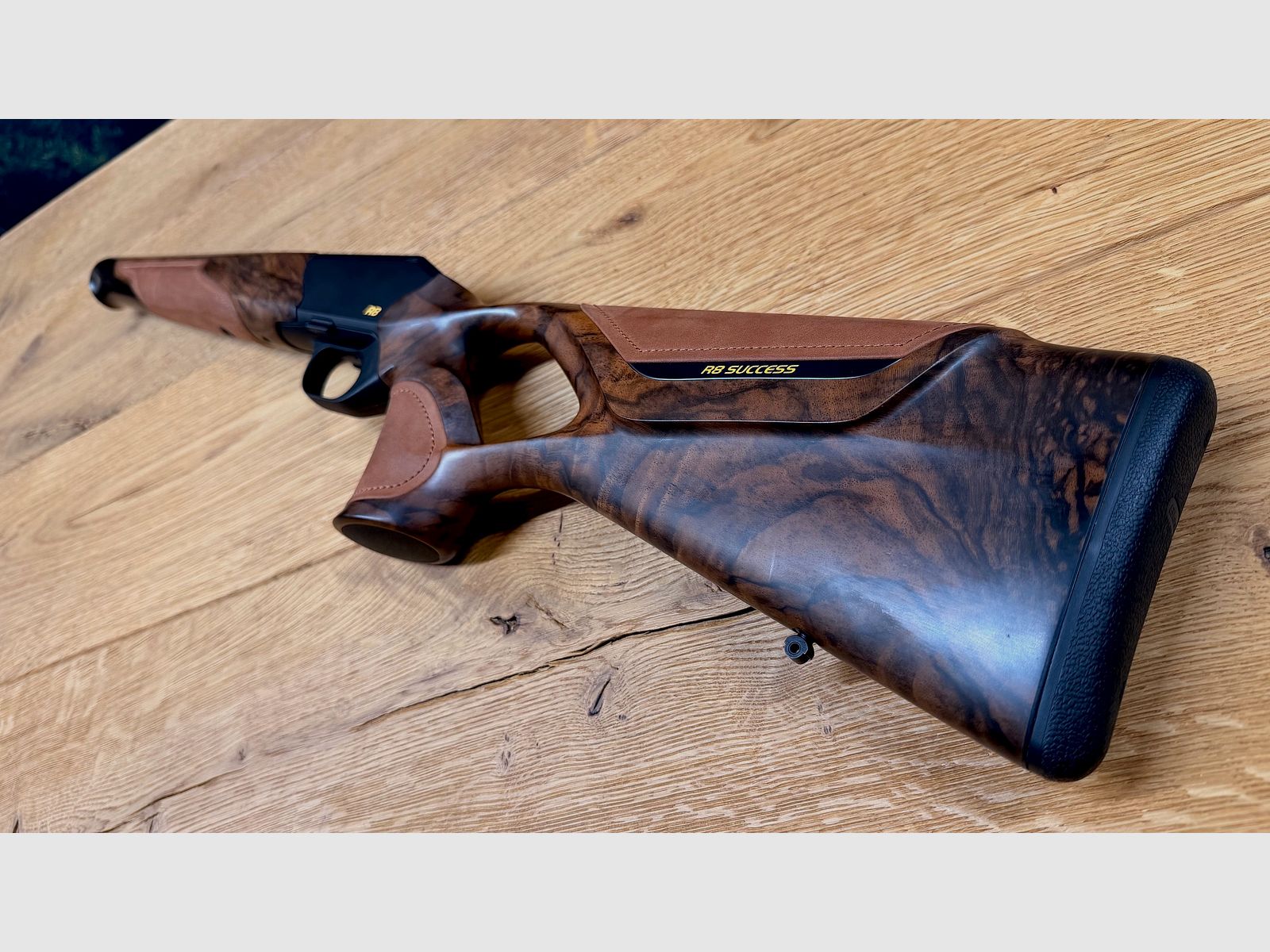 Blaser R8 Success Stocking / Wood Grade 7 / Chesterfield Leather / BREATHTAKINGLY BEAUTIFUL