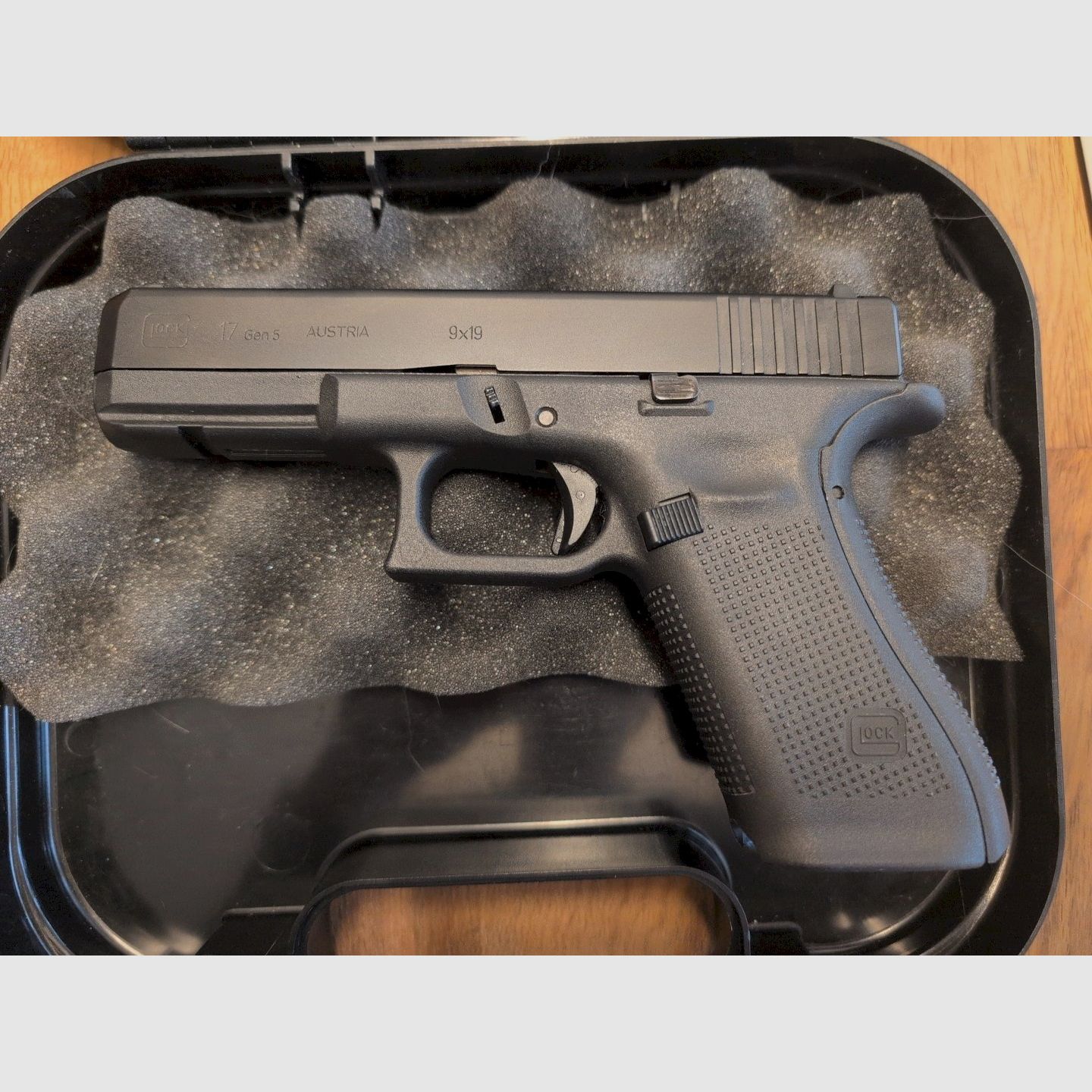 Glock 17 Gen 5 Nowy, Pełny zestaw w tym kabura