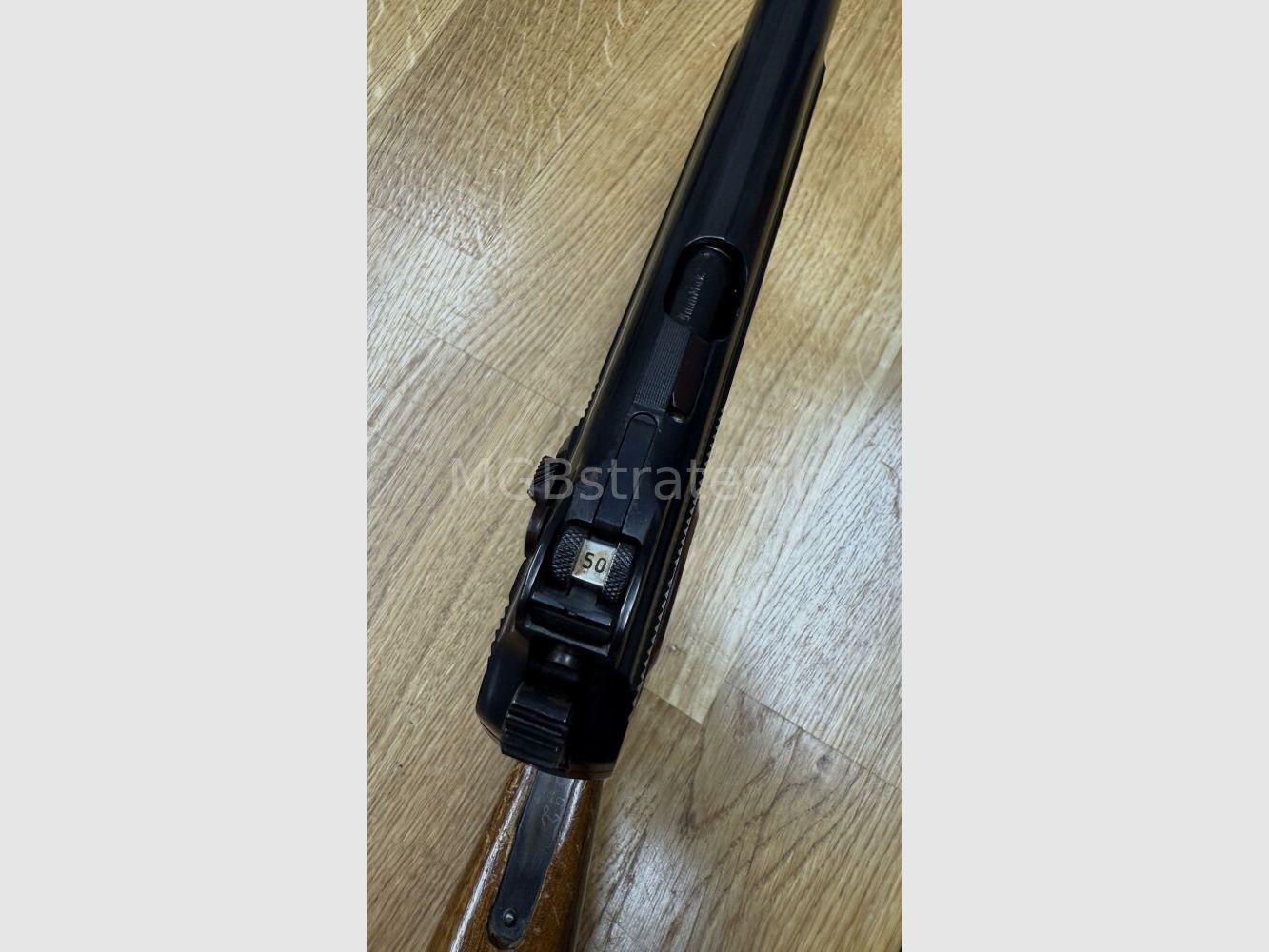 Stetschkin APS - pistola semiautomática 9mm Makarov con culata