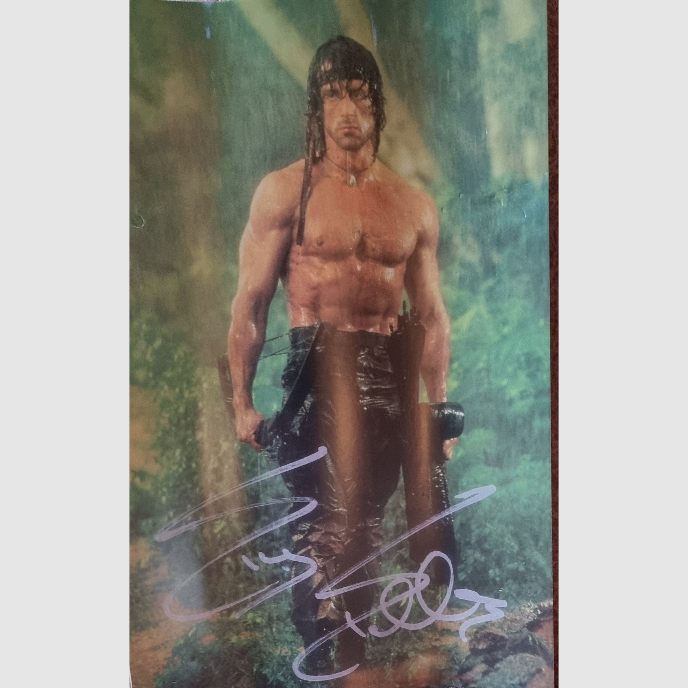 Oryg. podpis Sylvestra Stallone z 1997 roku na zdjęciu + nóż edycja sygnatury