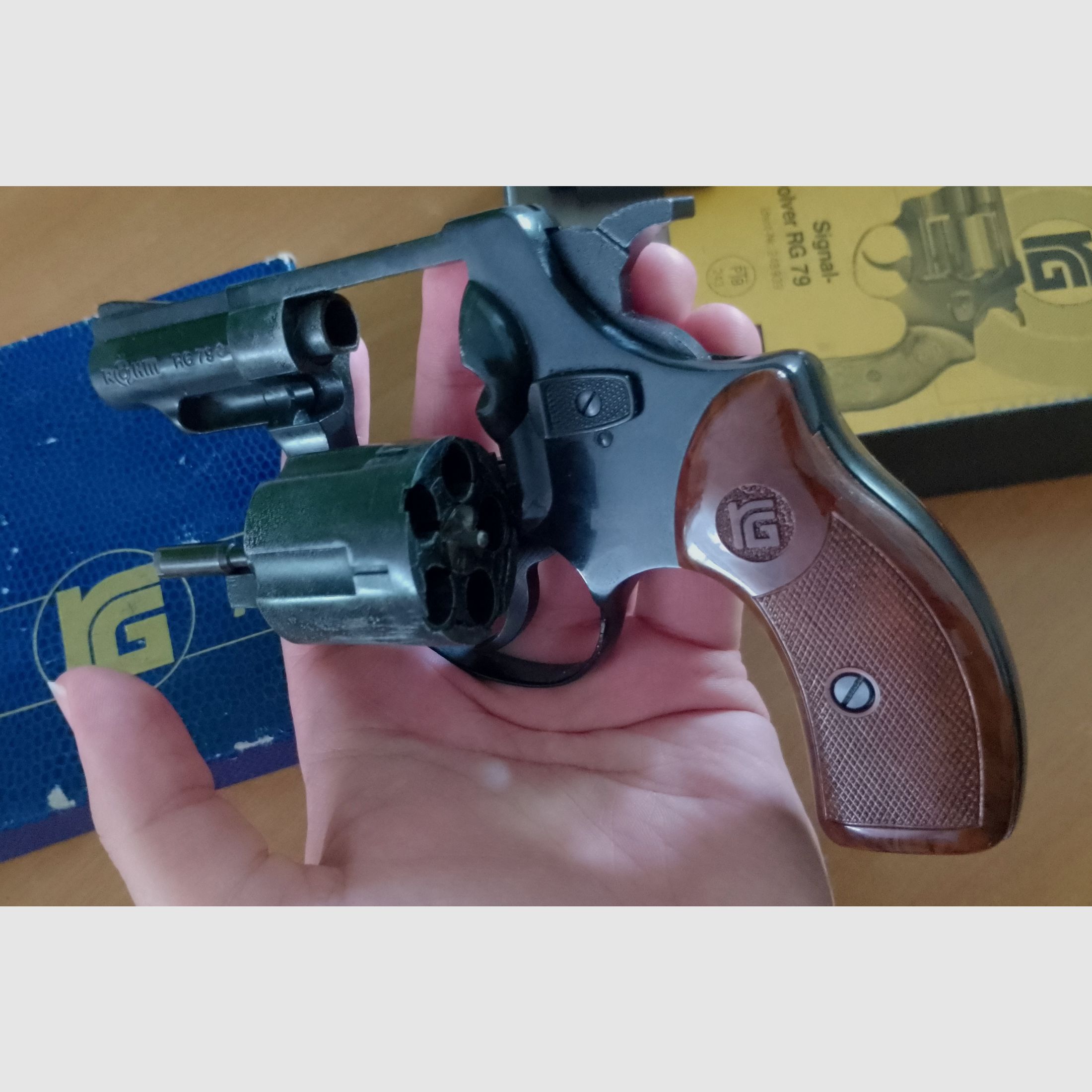 Seltener Röhm RG 79 im Kaliber 9mm Knall/ PTB 243 komplett mit Zubehör!