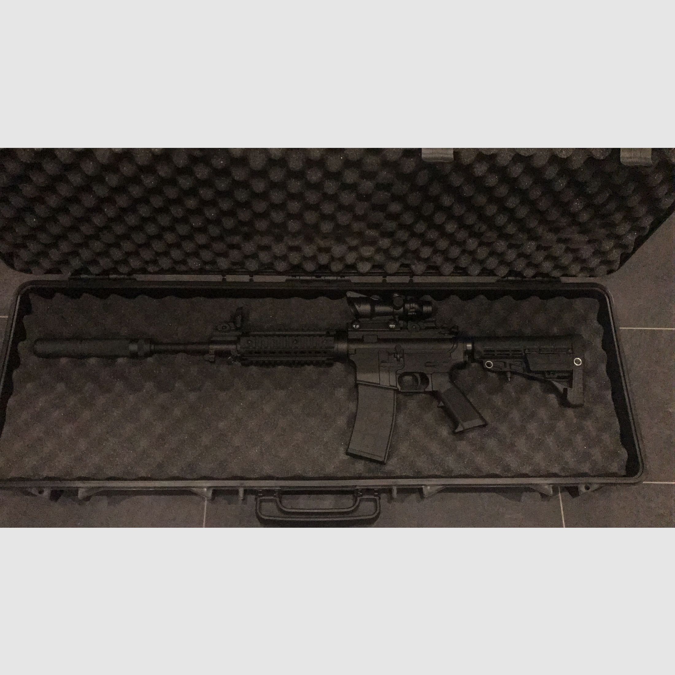 Tippmann M4  V1  CO2 6mm NEU!