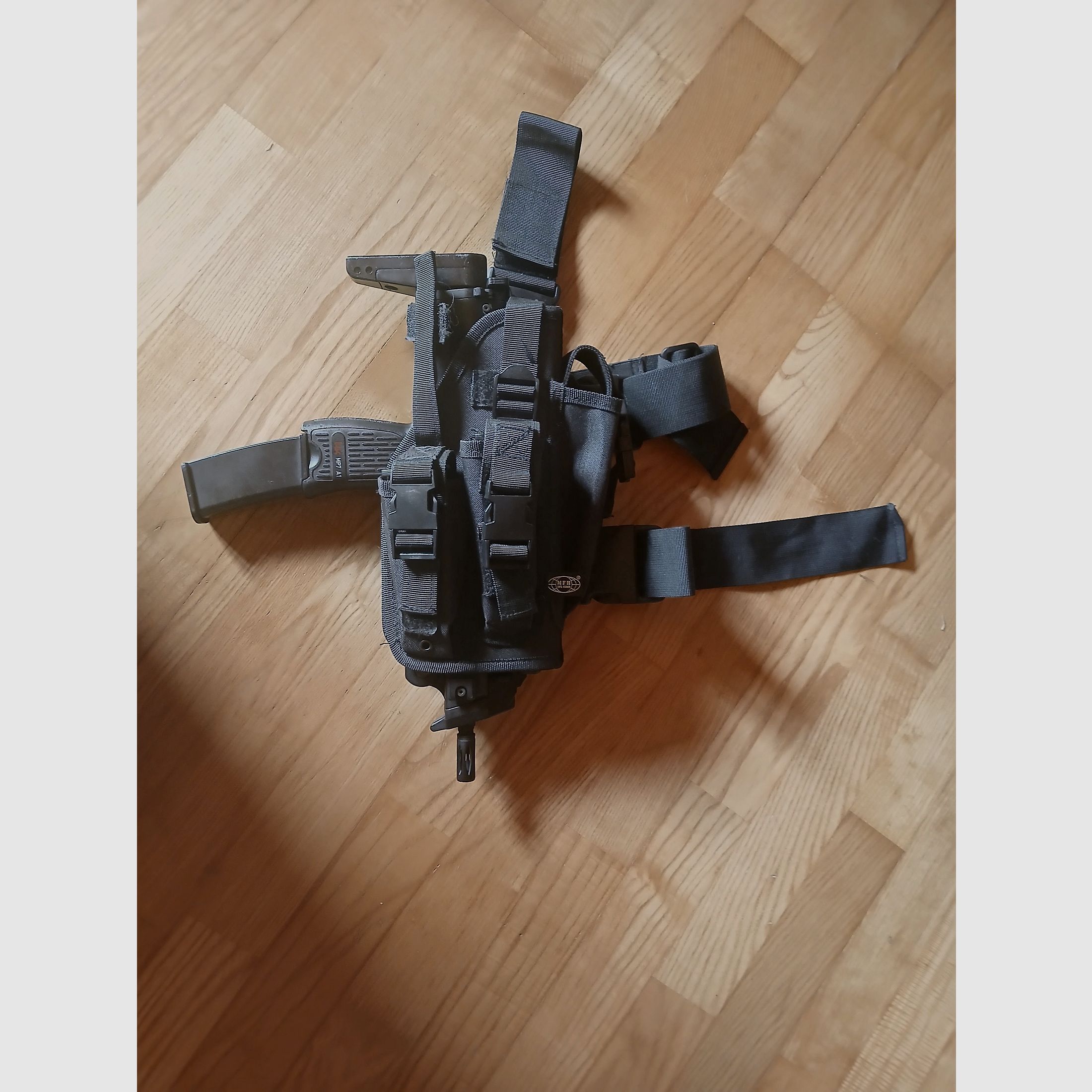 MP7 A1 + kabura na nogę