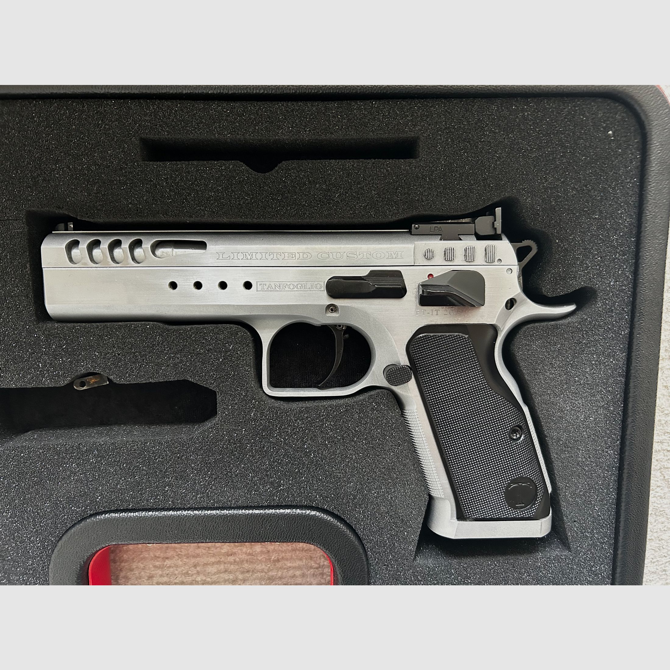 Tanfoglio Pistole Limited Custom, 5" Kaliber .45ACP