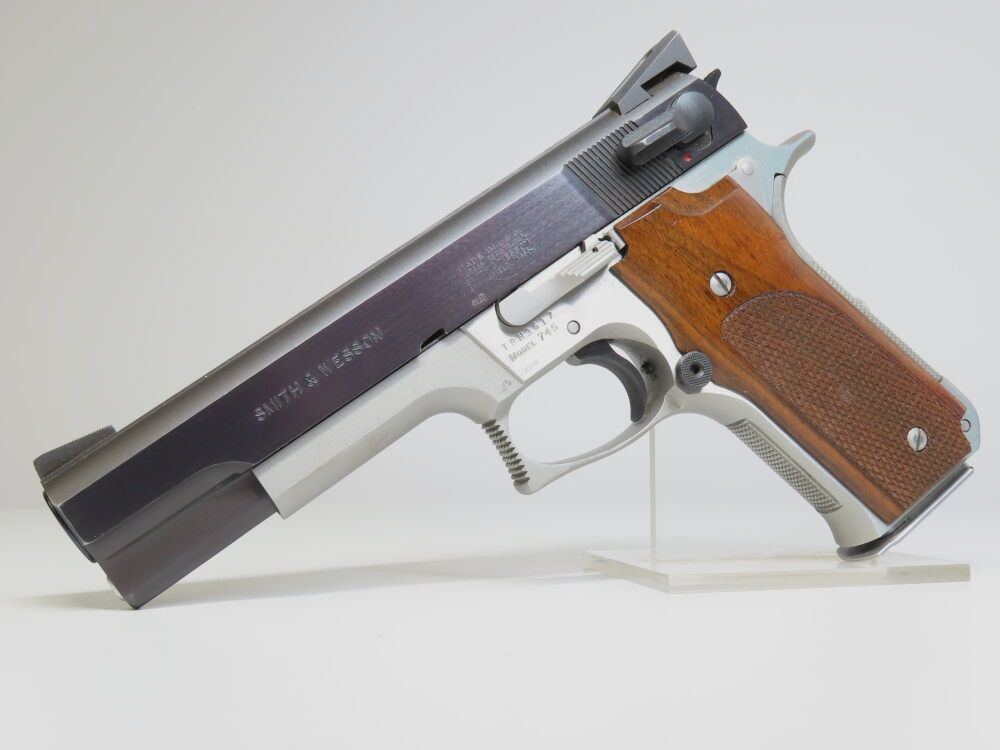 Smith & Wesson 745