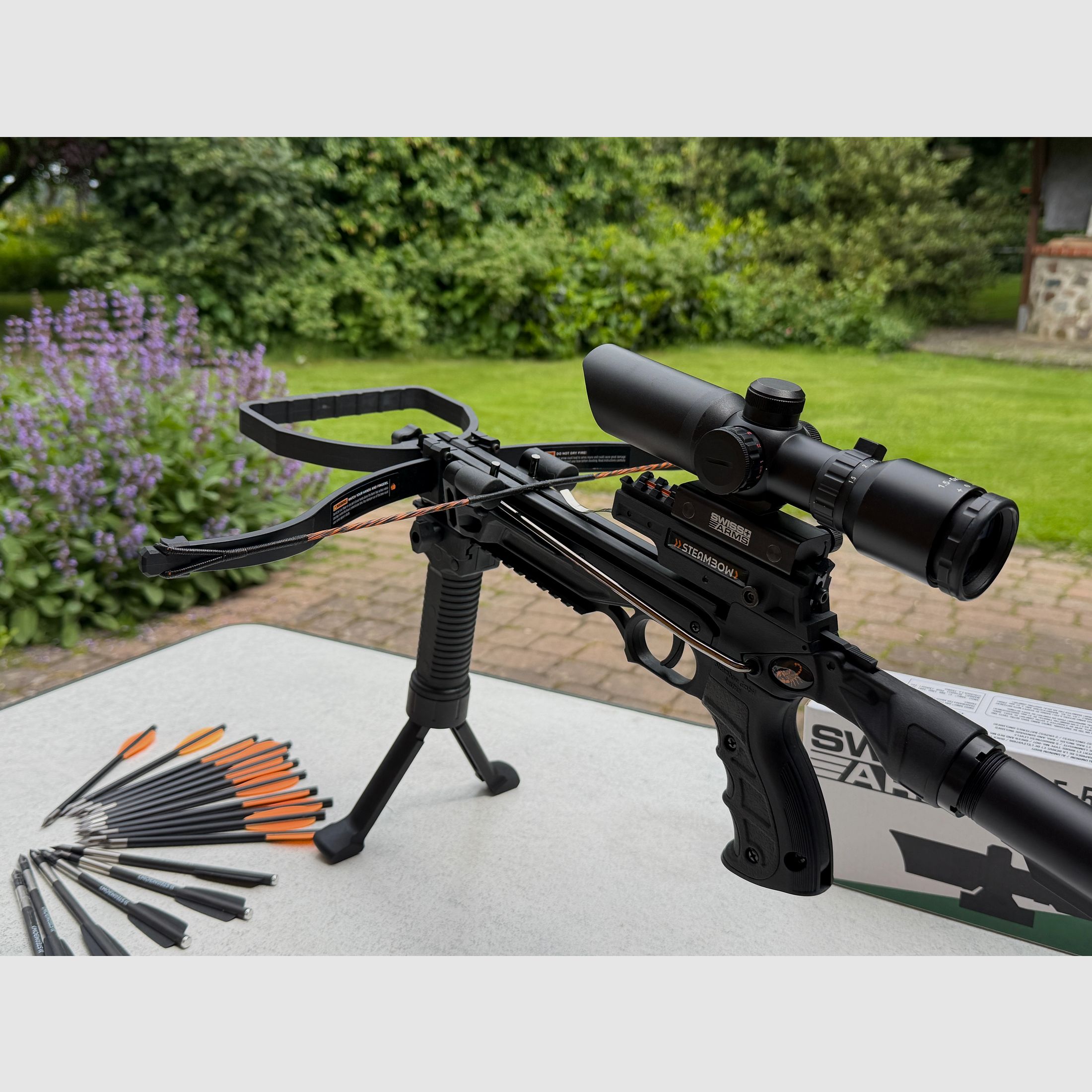 Armbrust Steambow AR-6 Stinger II Survival avec lunette de visée et divers accessoires :