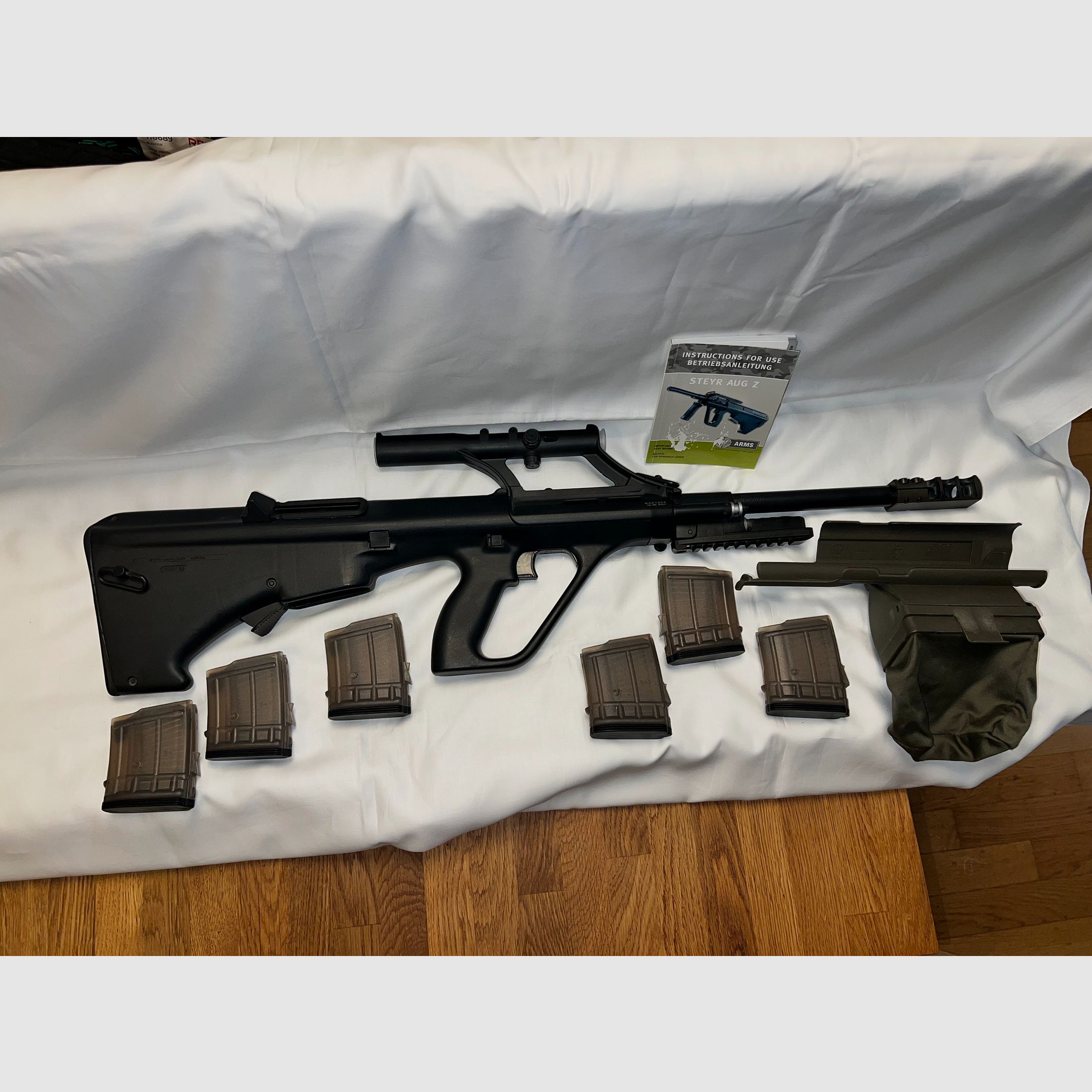 Steyr AUG .223 Rem. – semi-automatic rifle Cat. A – inherited firearm private sale Vorarlberg + 6 magazines