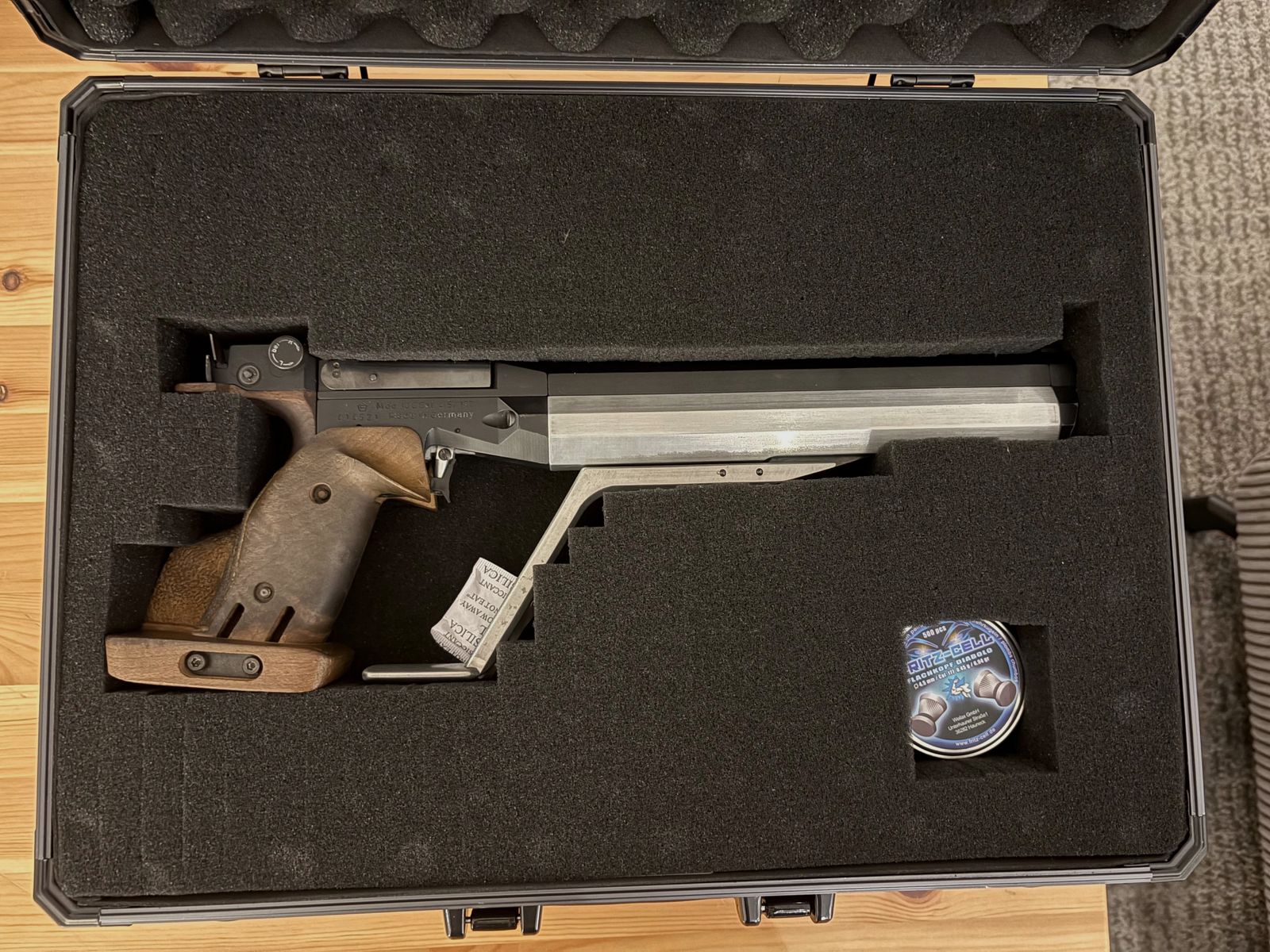 Pistola de aire Feinwerkbau 100, imagen 3 de 4