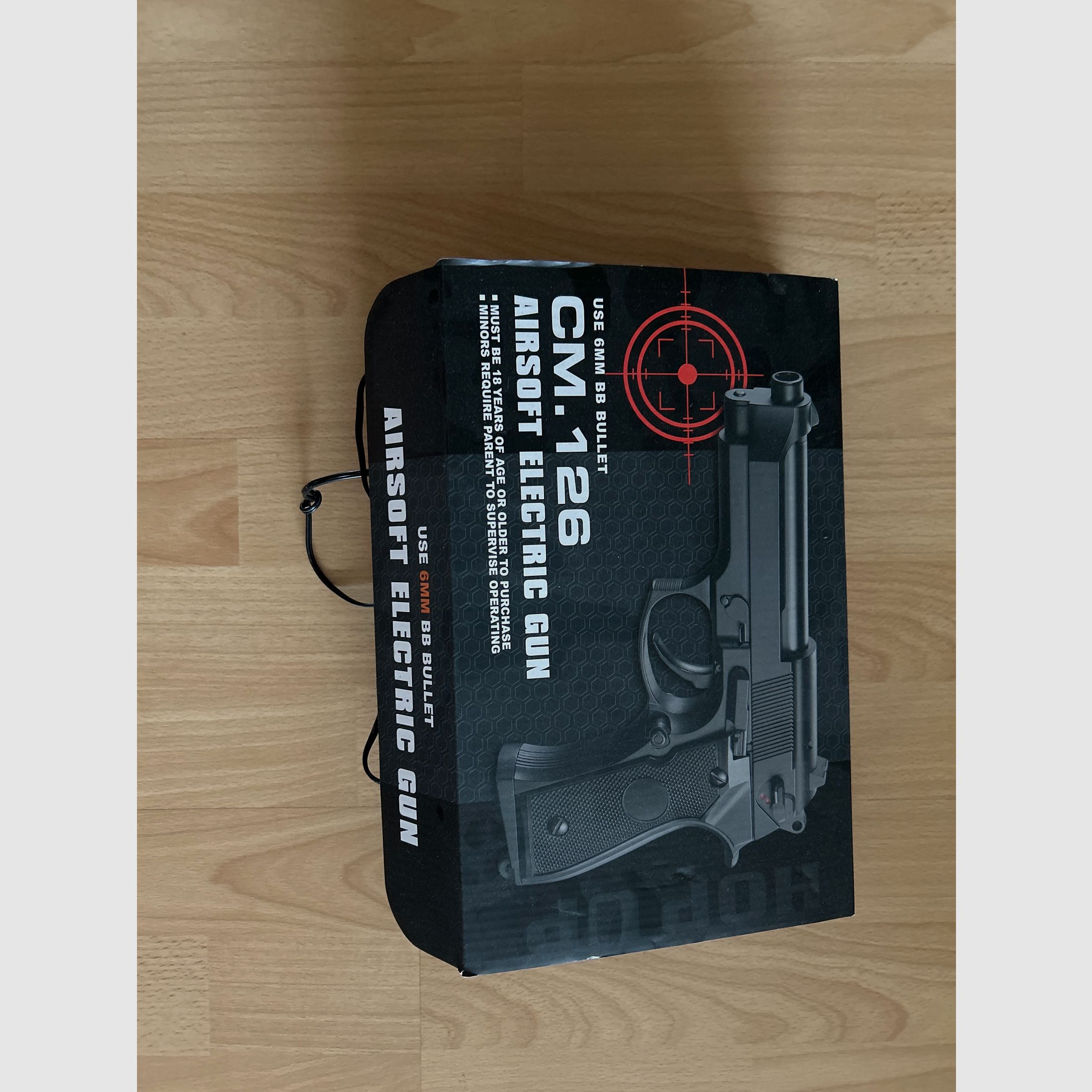 Pistola Airsoft CM. 126