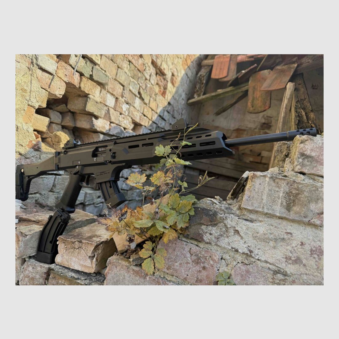 CZ Selbstladebüchse .22 lfB Scorpion Evo 3 S1 Carbine mit Kompensator 1/2×2 .22lr