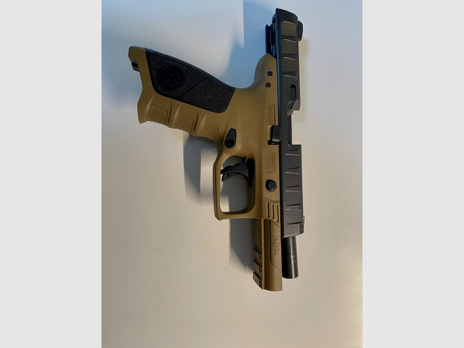 Beretta APX 9mm FDE - avec poignée supplémentaire (3), image 3 sur 3