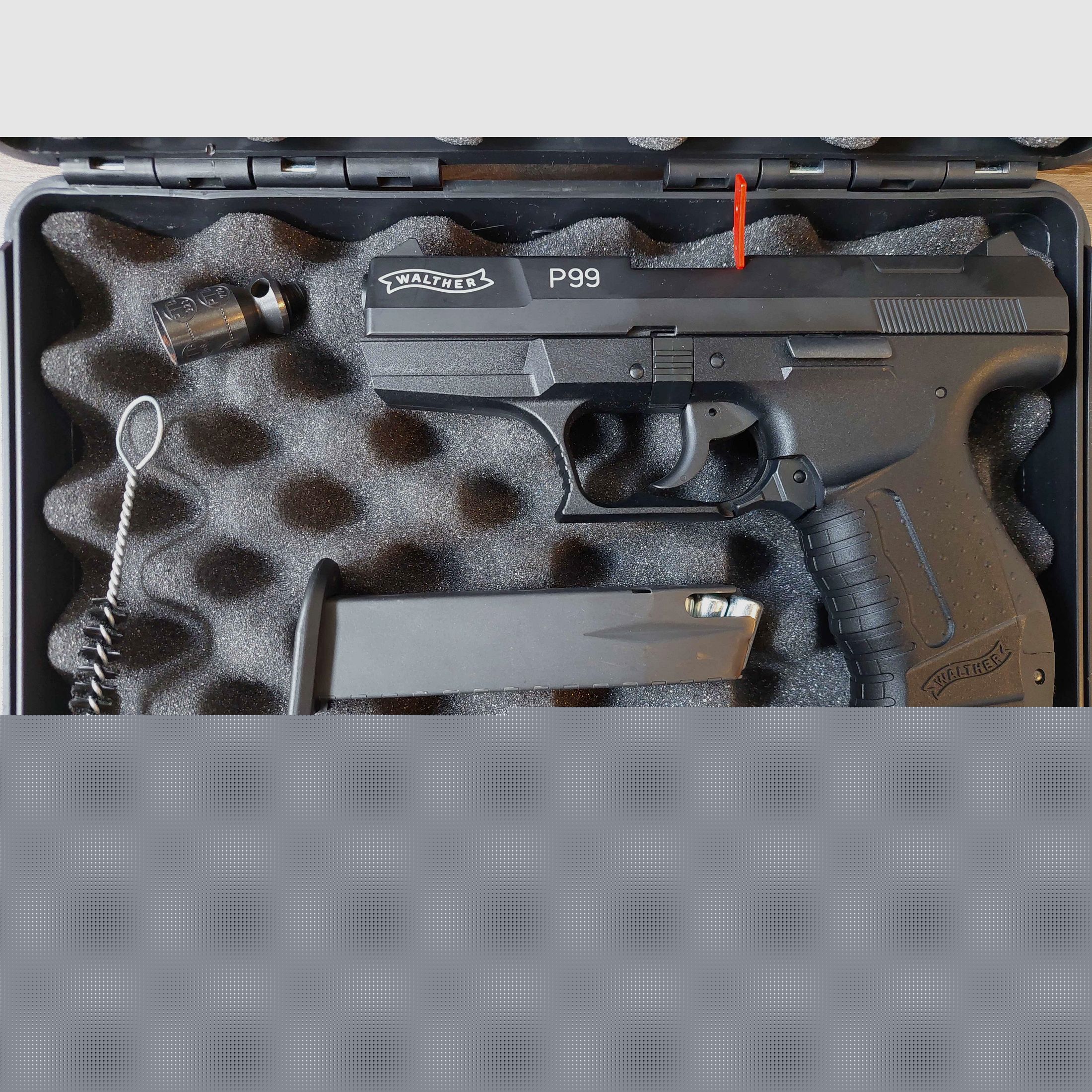Walther P99 | 9 mm P.A.K. (+ Extra Magazin)