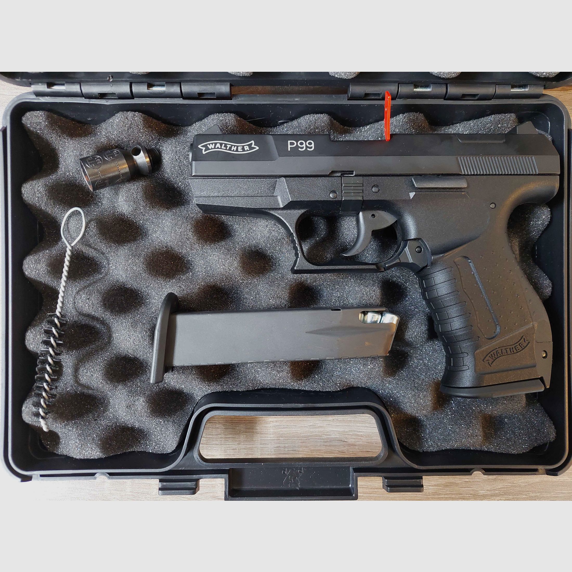Walther P99 | 9 mm P.A.K. (+ Extra Magazin)