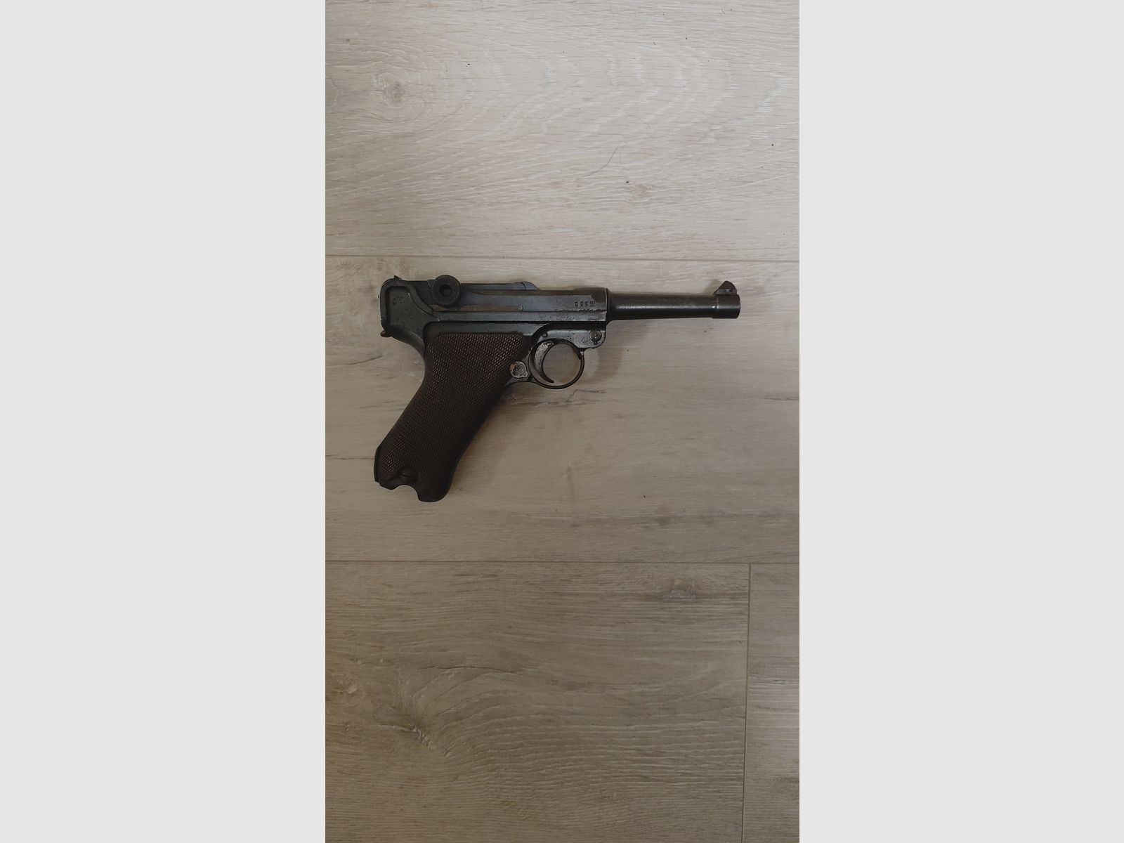 Luger P08 numéros identiques sauf le magazine