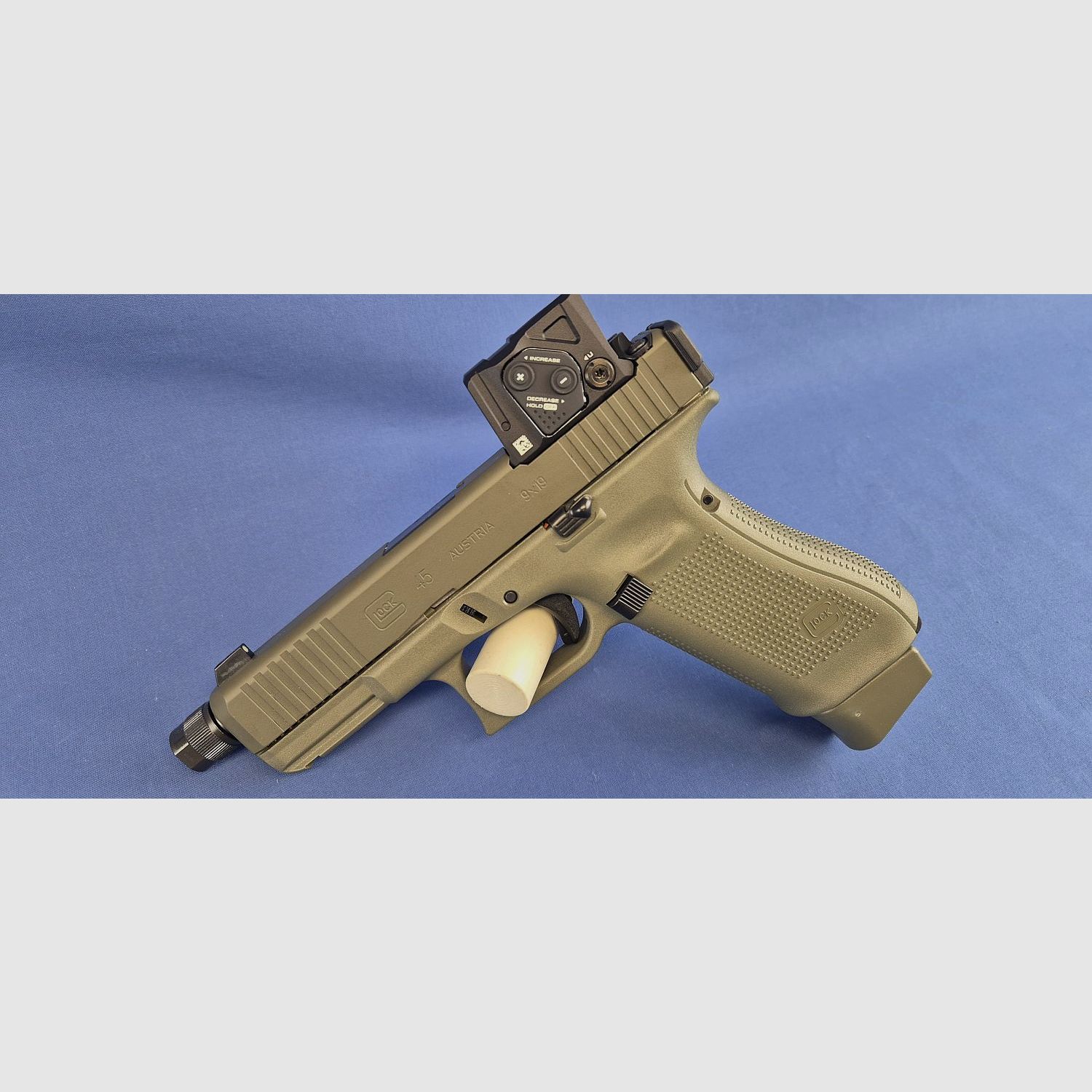 Glock 45 Kal.9x19mm „Hunter Edition“ MOS M13,5×1 Green Aimpoint Combo COA, Bild 1 von 3