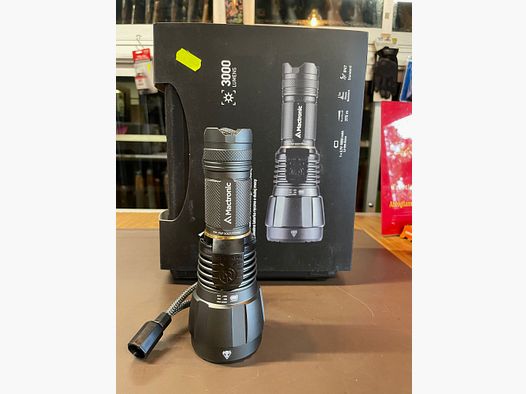 LED-TORCH 3000 LUMEN