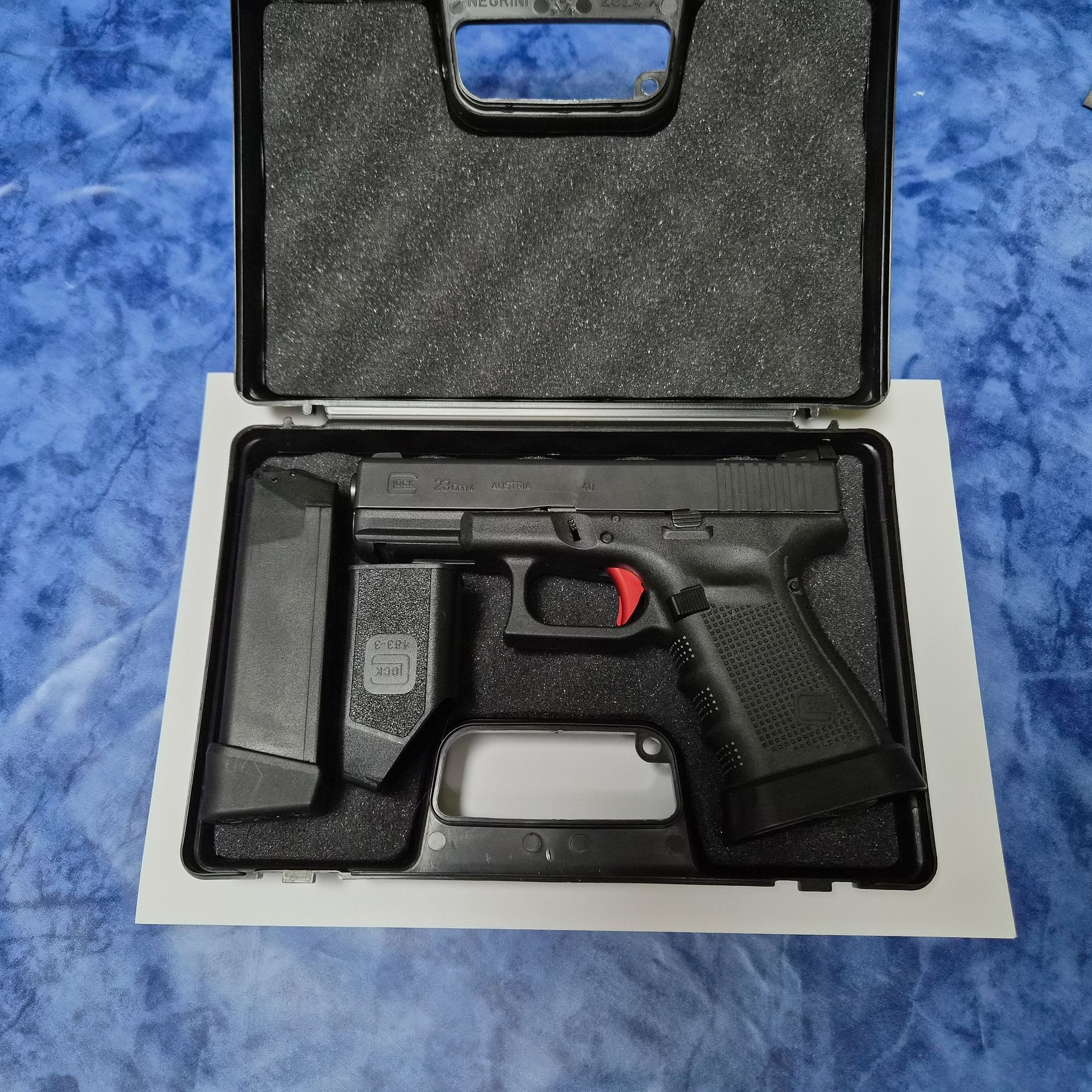 Glock 23 Gen 4 .40 S&W – set completo da competizione high-end (mirino LPA, trigger tuning, kit molle, valigetta, accessori)