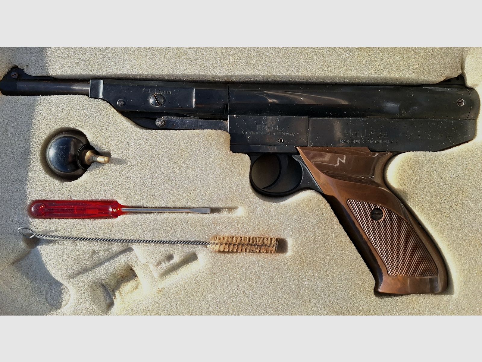 Pistola ad aria compressa LP 3 EM-GE calibro 4,5 mm