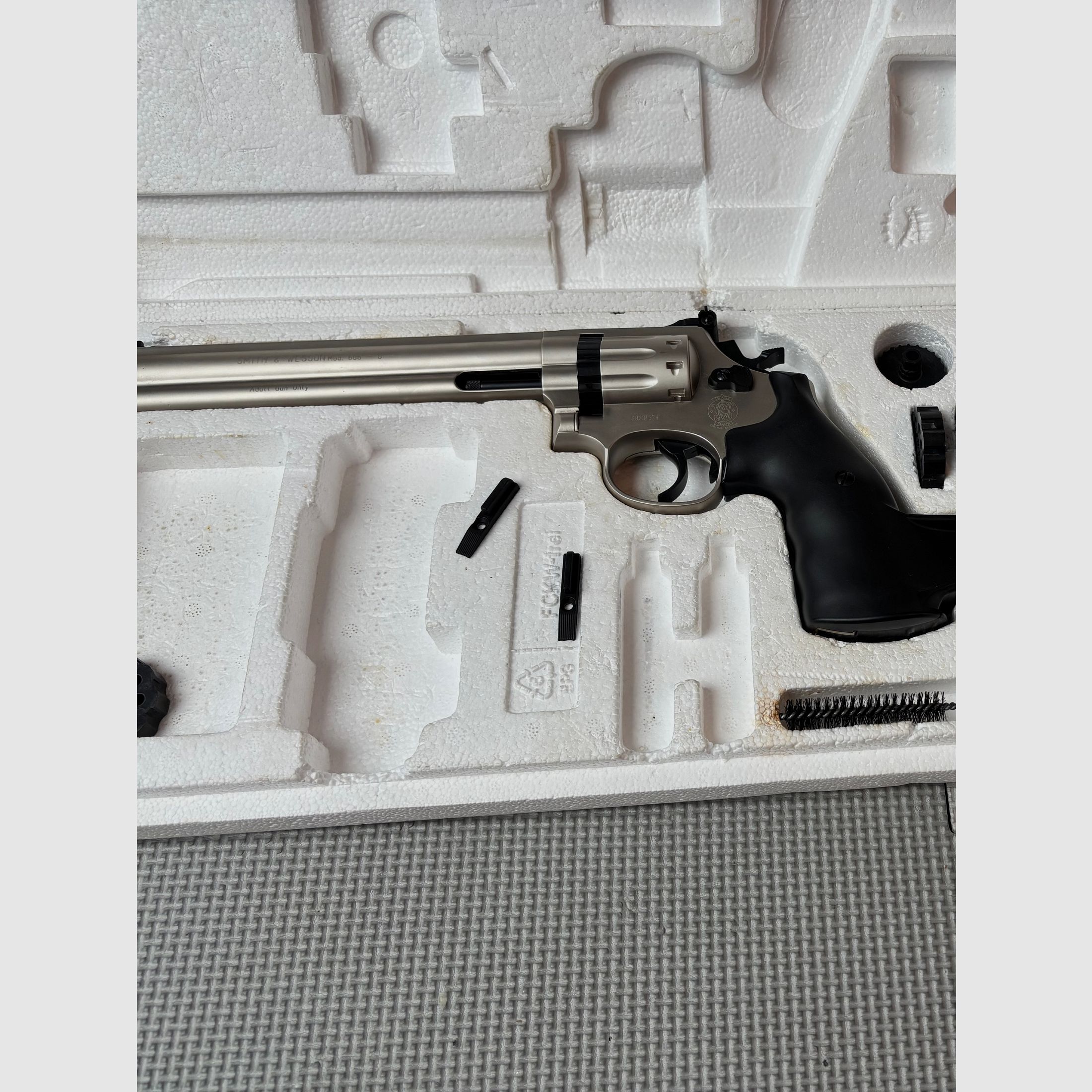 Smith & Wesson 686 CO2 Revolver 8Zoll Lauf 