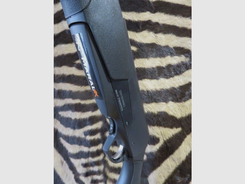 BROWNING Maral 4X Compo Hunter voll schwarz Kal.300wm Lauf 61 cm geflutet – gewinde – Waffenkoffer, Bild 6 von 9