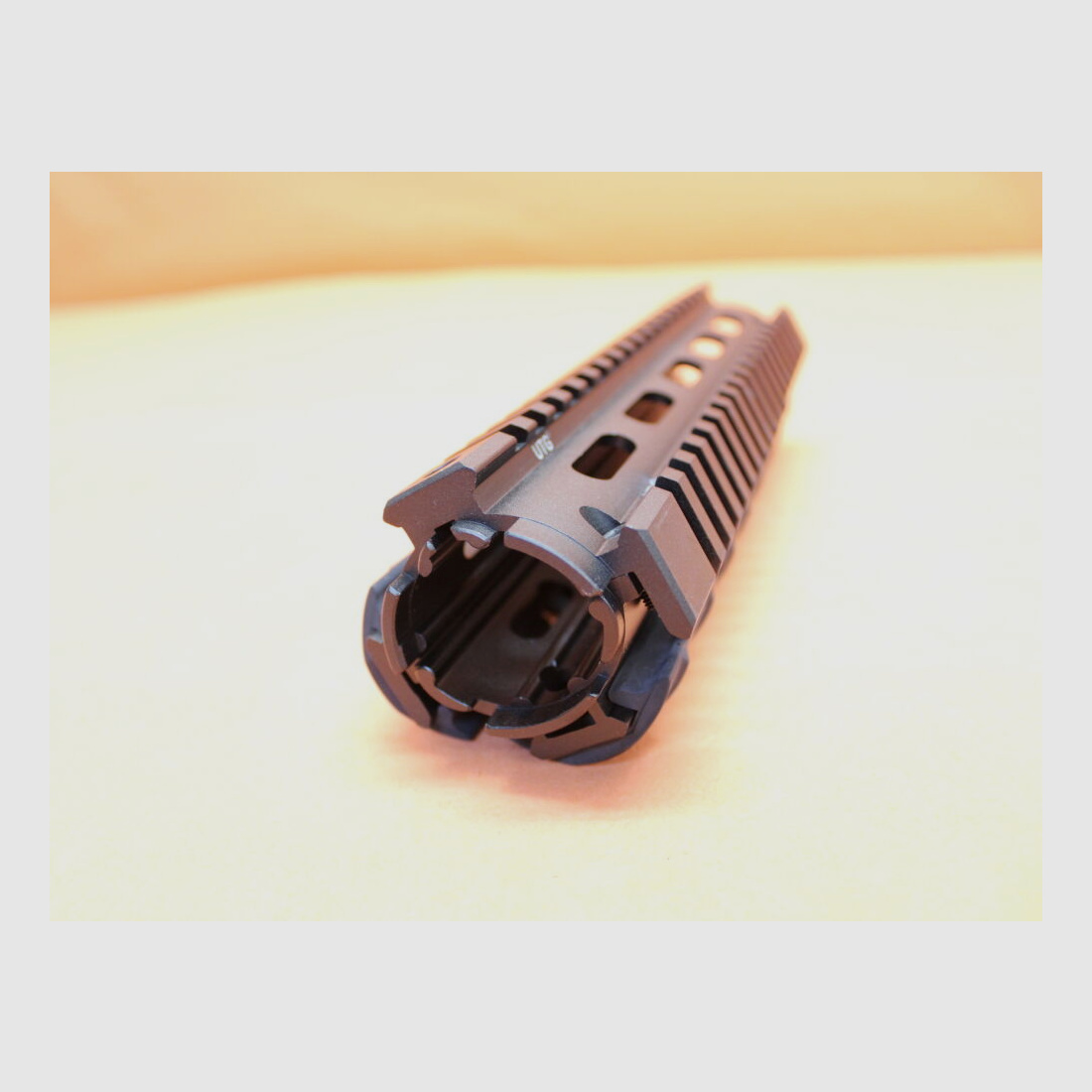 UTG - Leapers AR-15: Handguard/ 4-Rail-System UTG (MNT-T416MA) Drop In Mid Length (M5) Alu Handschutz incl. Covers