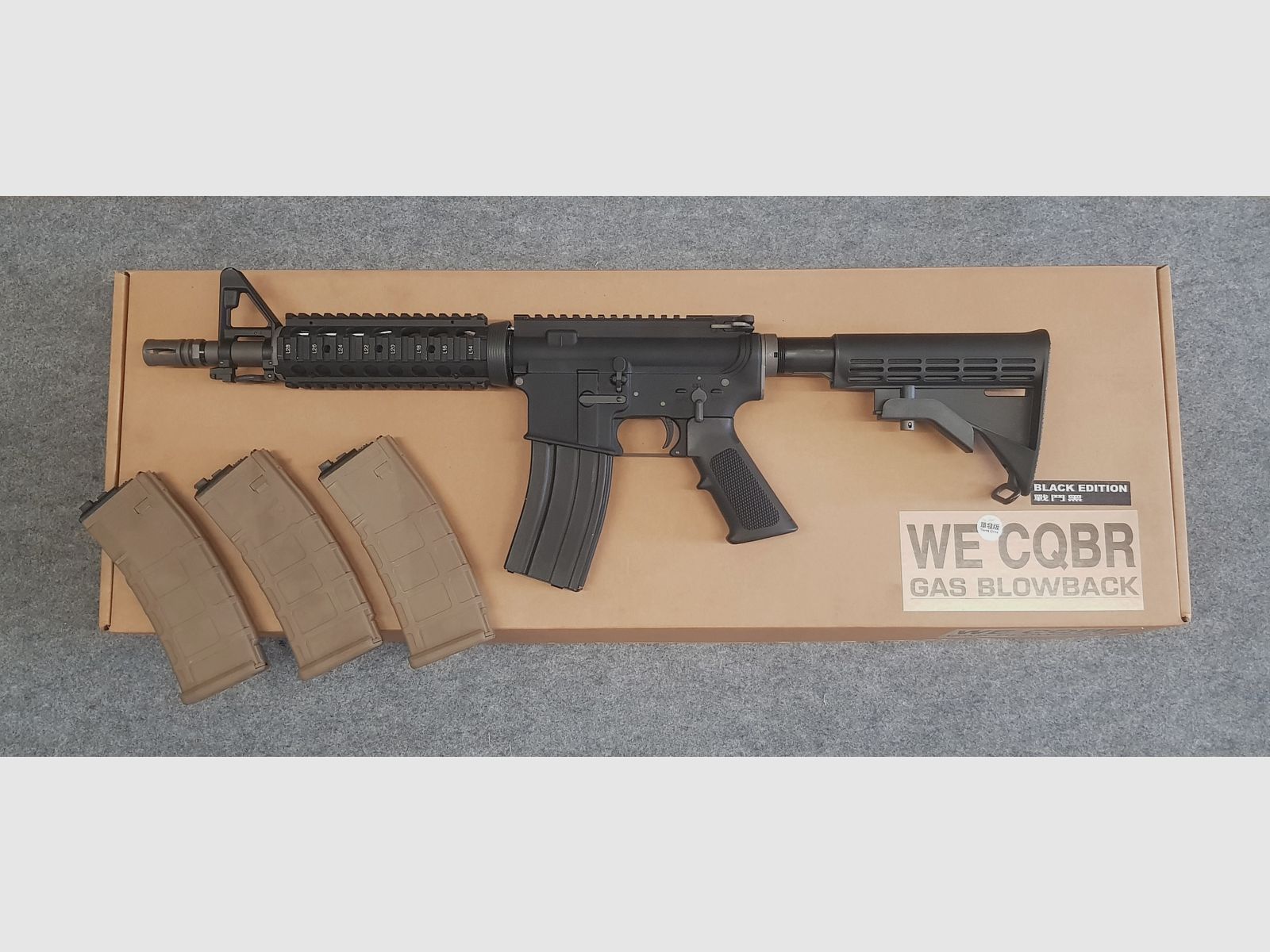 Fucile Softair M4 Gas Blowback WE CQB R GBB V3 Open Bolt Edizione Nera Nuovo 18 anni 6mm BB