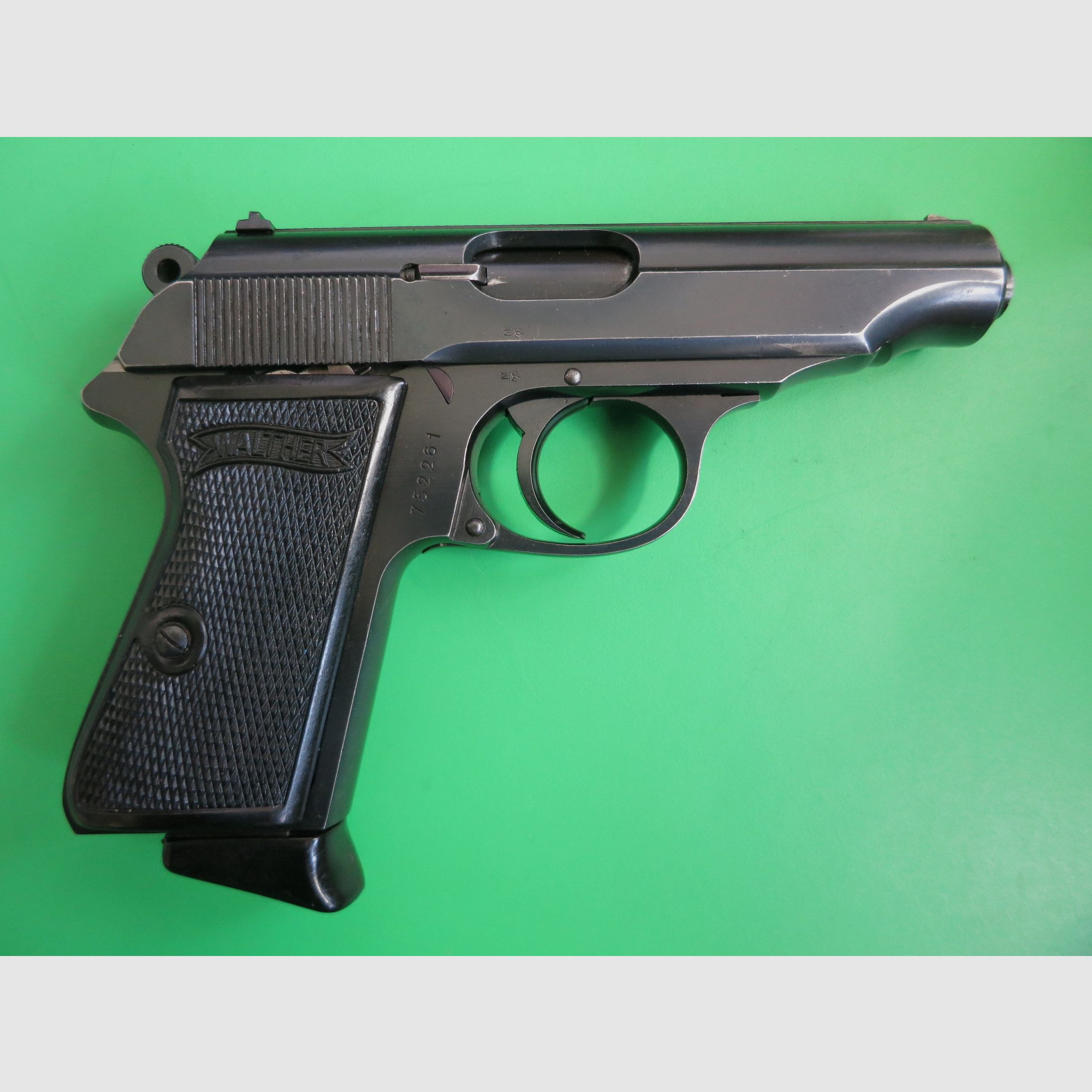 Pistolet semi-automatique, Walther PP, cal. 7,65 mm Br., Waffenfabrik Walther, Zella-Mehlis (Thür.) Mod.PP, 1929-30       #14
