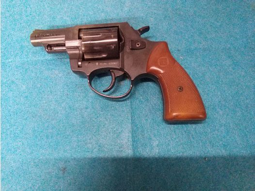 Biete einen Revolver Modell RG89röhm.kaliber 9mm./380