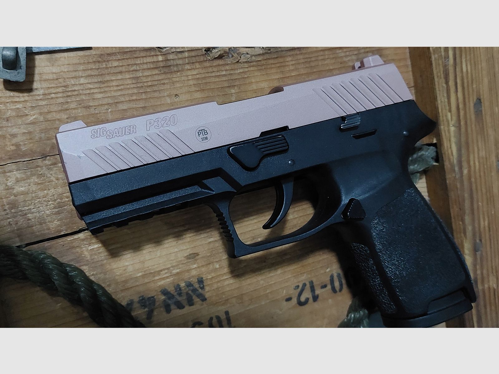 SigSauer P320 "Rosegold" 9 mm P.A.K (PTB 1038) Roségold keine Glock Walther Heckler RG