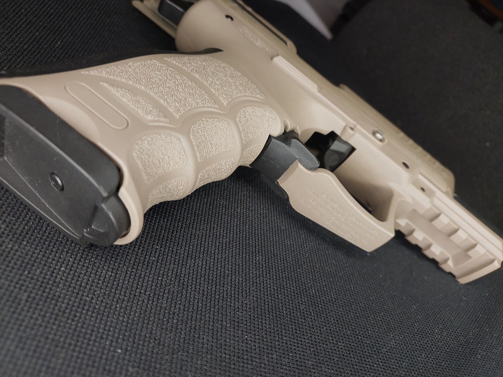 Heckler & Koch P30 Schreckschuss-Pistole 9 mm P.A.K. TAN / FDE (PTB 912)