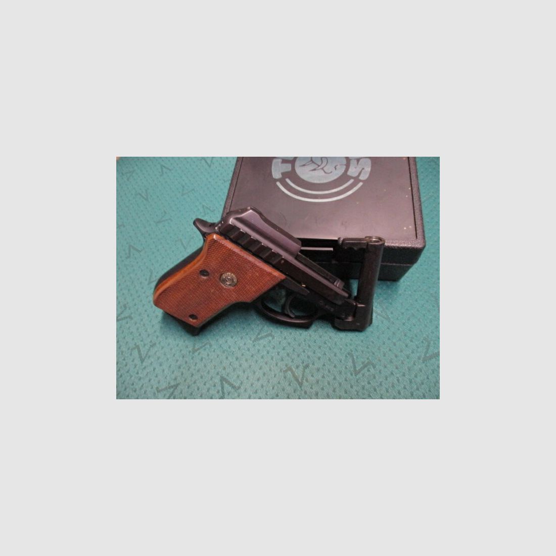 Pistola Taurus PT22 .22lr in cassa con descrizione PT22