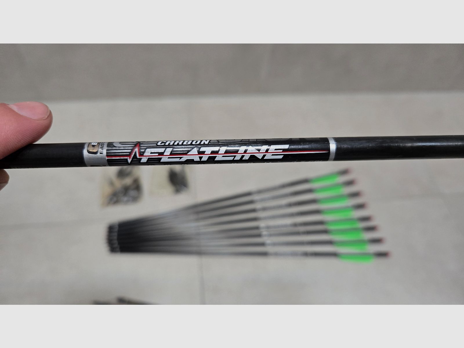9x Carbonbolzen 22“ Easton Flatline 9,3 GPI mit 125gr Spitzen für Armbrust