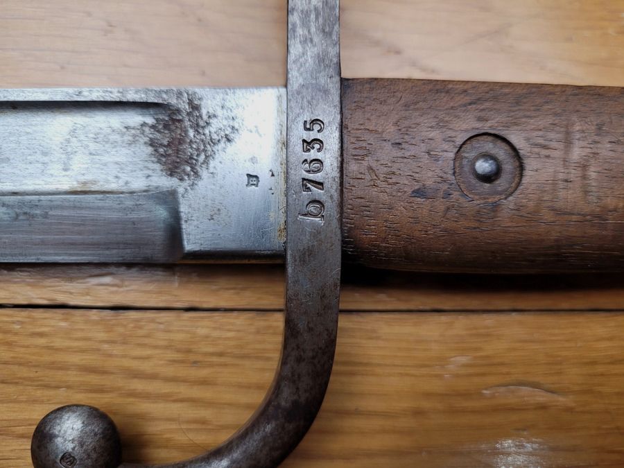 Peu courante baïonnette belge dite « jeannette » – Mauser 1889 – Au numéro – Porte-fourreau – TBE, image 4 sur 13