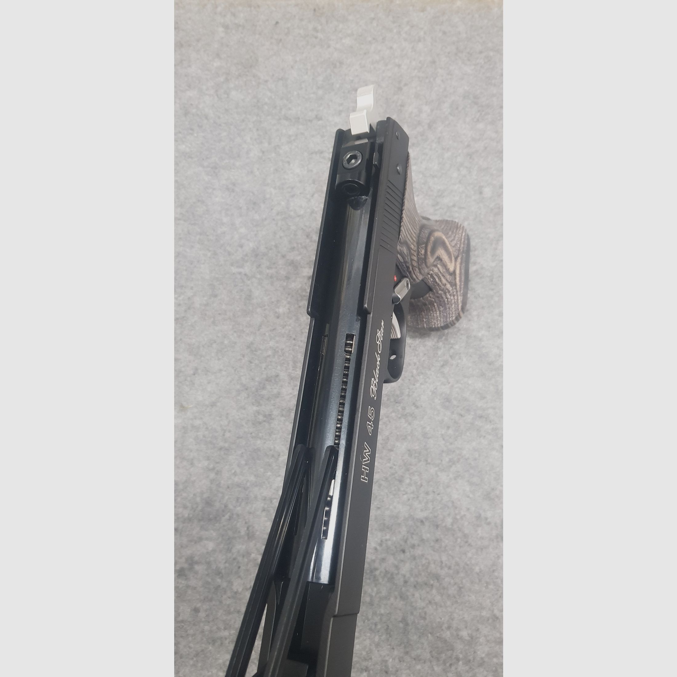 Weihrauch HW 45 Black Star mit Zielfernrohr für Pistolen Cal. 4,5mm Luftpistole Match