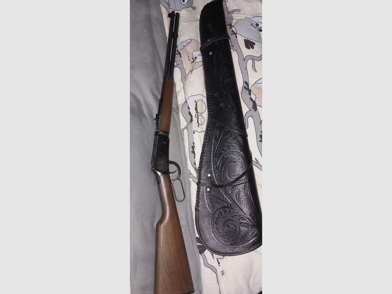 Winchester Cowboy Rifle 6mm CO2 BB Luftgewehr mit Gewehrhülle und Waffenschrank