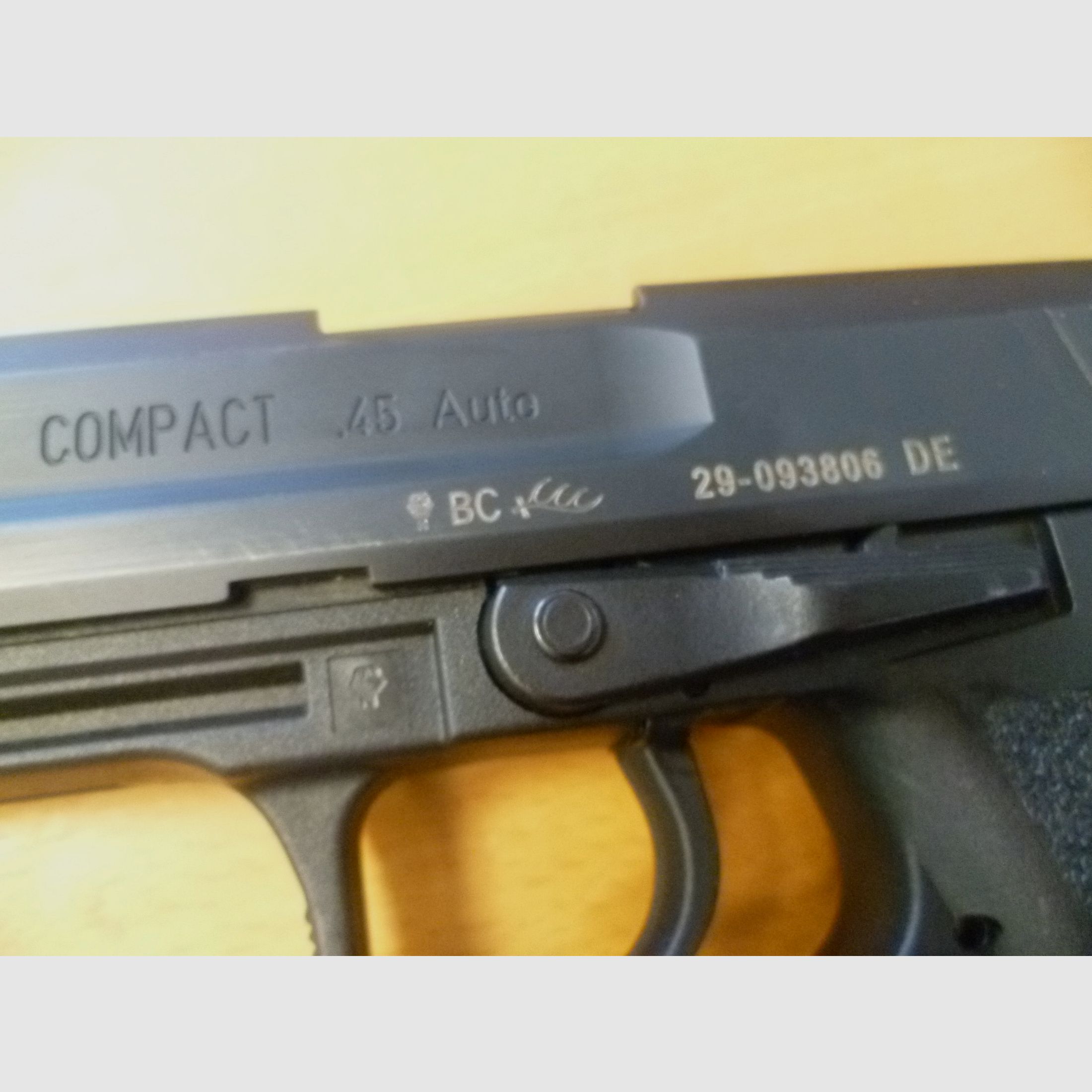 Pistole Heckler & Koch USP Compact .45 Auto