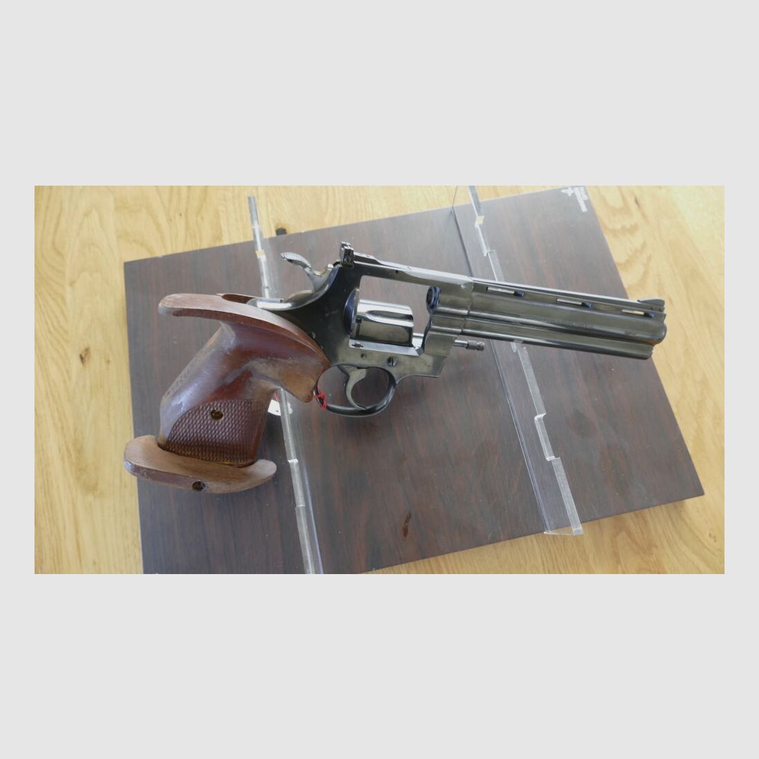 Colt	 Python