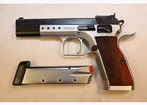 9mmLuger Tanfolio pistolet.