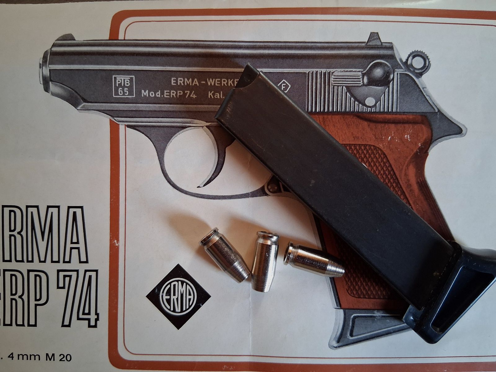 Magazynek 7-nabojowy do Erma ERP 74 nieużywany z trzema adapterami nabojów 4mm M20