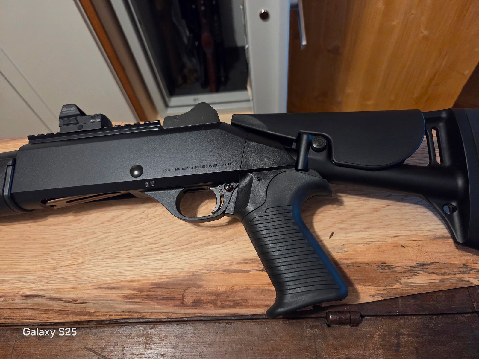 Verkaufe : Benelli M4 mit Schubschaft ! Wie neu... oder tausch/Inzahlungnahme..