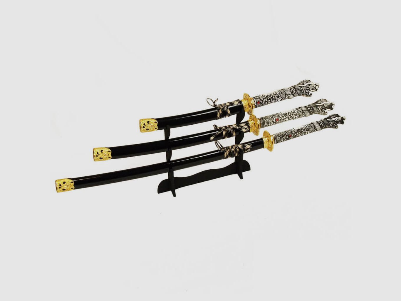 Zestaw mieczy samurajskich - katana, wakizashi, tanto Connor MacLeod z głową smoka w zestawie z uchwytem na miecz