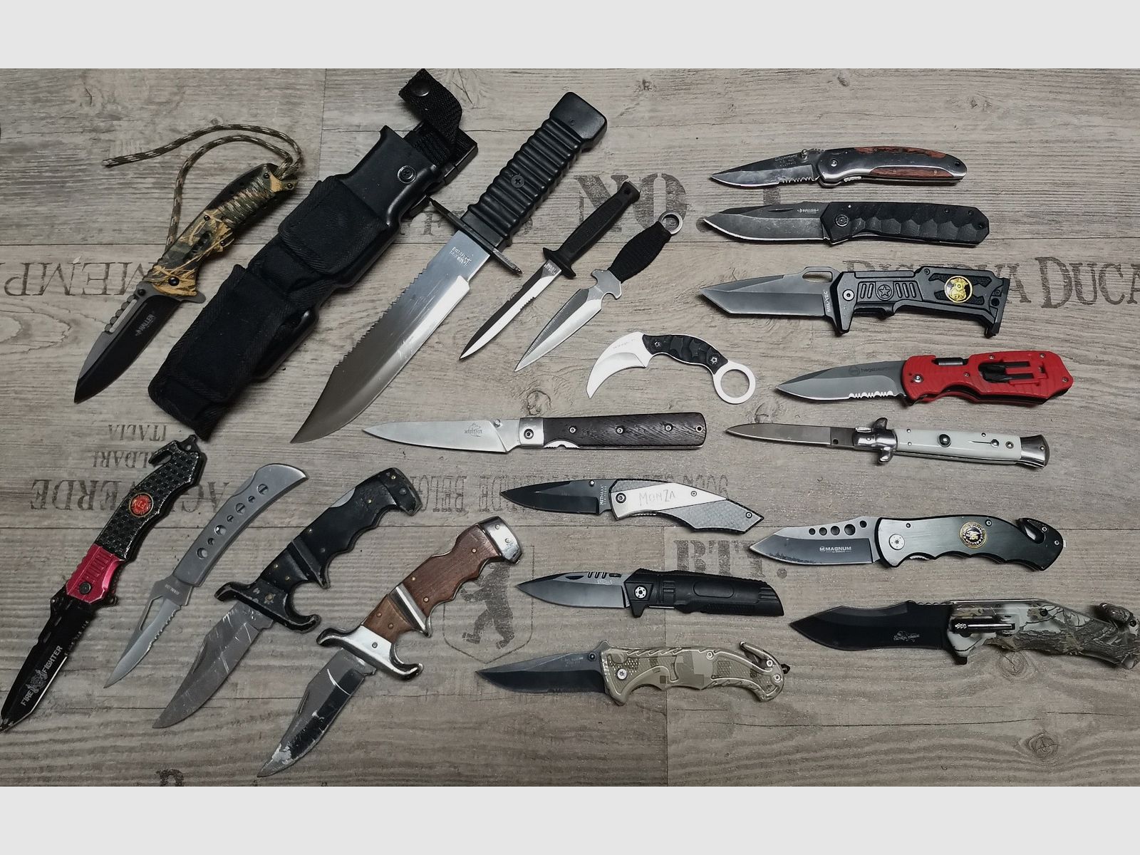 Haller Walther Böker Herbertz etc. Messer Konvolut Einhandmesser Springmesser Karambit Dolch 