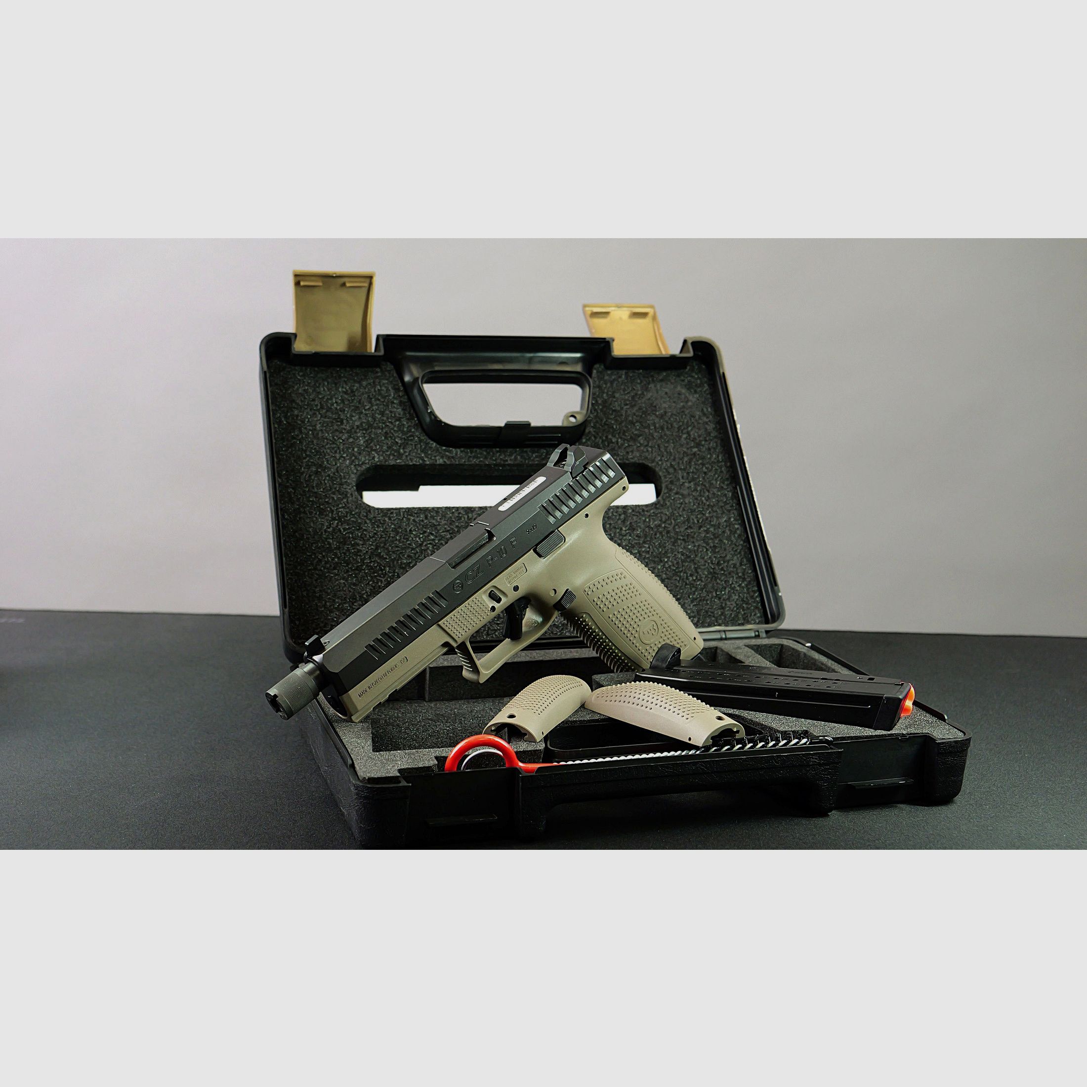 CZ P10 F  SR (Laufgewinde) MEGADEAL