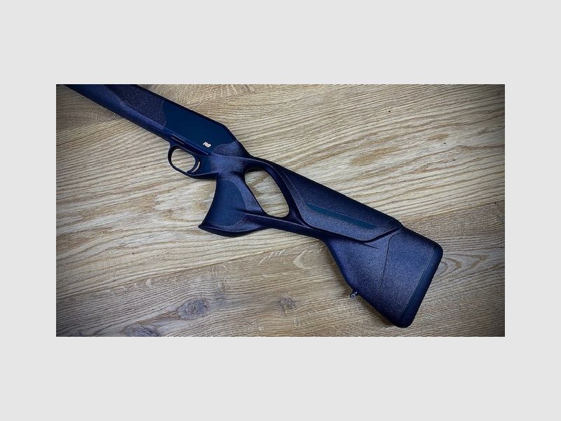 Blaser R8 Ultimate Schäftung / Schwarz-Braun / 17mm Kontur / Systemauslegung rechts