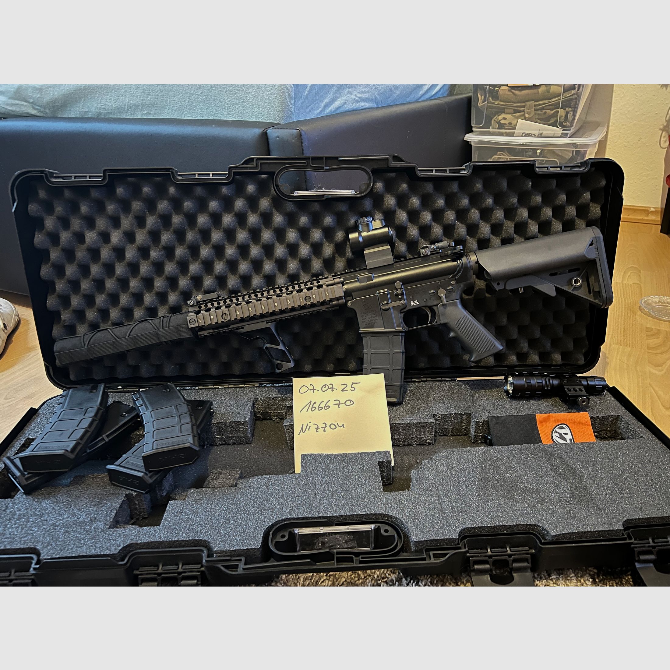GHK Daniel Defence MK18 Forged Receiver mit 5 Mags und Zubehör
