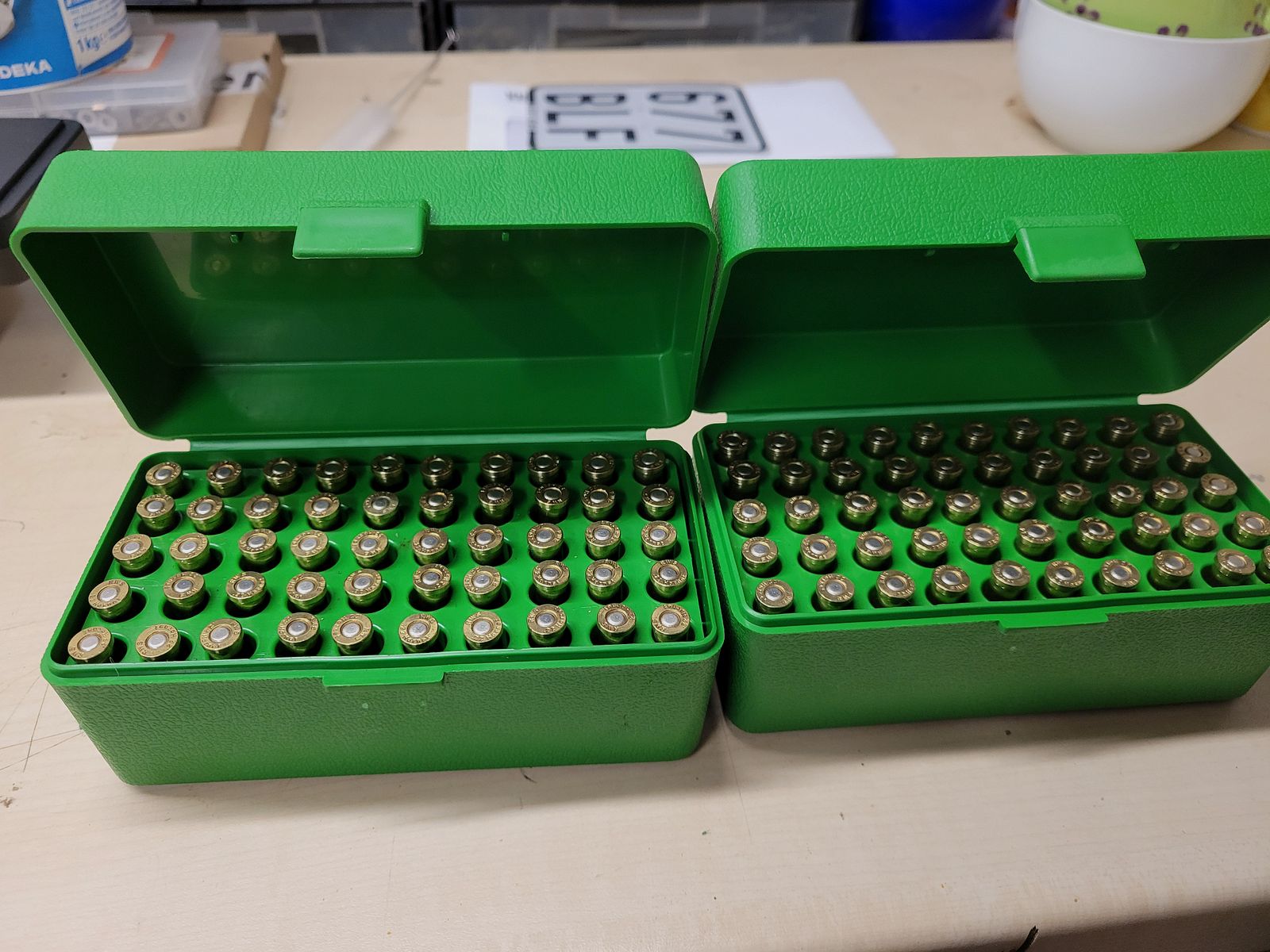 100 Hülsen, RWS, fabrikneu, mit Zündhütchen, zwei Boxen und 100 Geschosse RWS