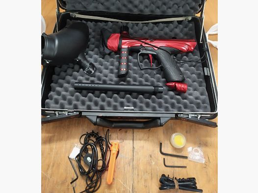 Komplette Paintball Ausrüstung mit Cal.68 Tippmann Gryphon Marker & 2x CO2 Tanks (340G & 4,5KG)